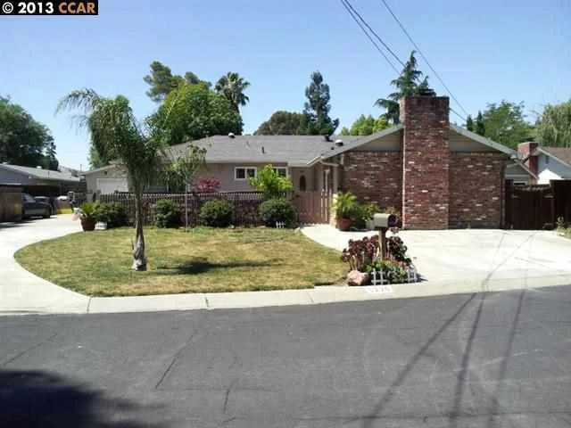 5220 Lodato Ct, Concord, CA 94521-2356