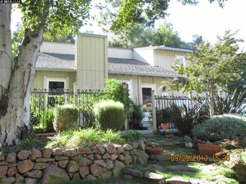 3012 Sunset Ln, Antioch, CA 94509-5679