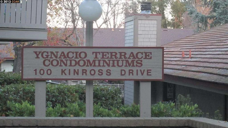 100 Kinross Dr #32, Walnut Creek, CA 94598-2104
