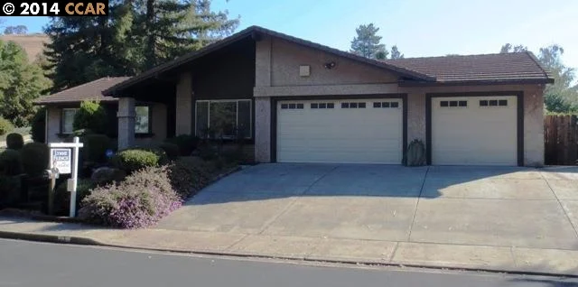 1 El Portal Drive, Clayton, CA 94517-1707