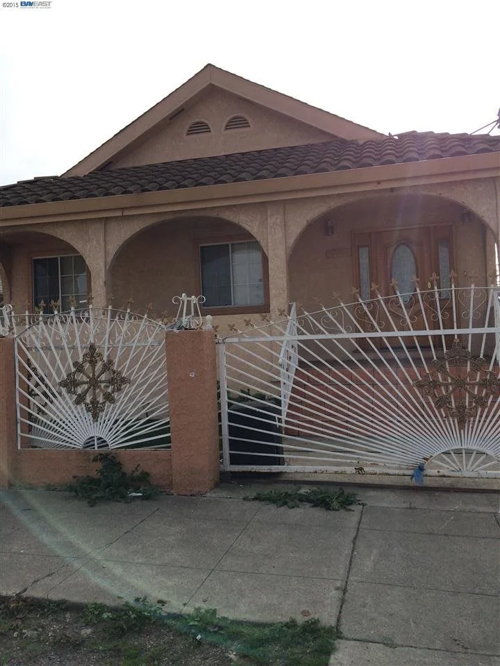 1226 92nd Ave, Oakland, CA 94603-1320