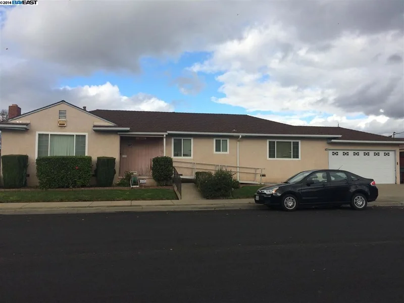 1234 Castro St, San Leandro, CA 94577-3304