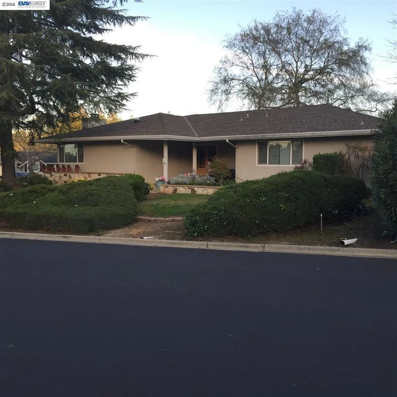1150 St. Francis Dr, Concord, CA 94518-1638