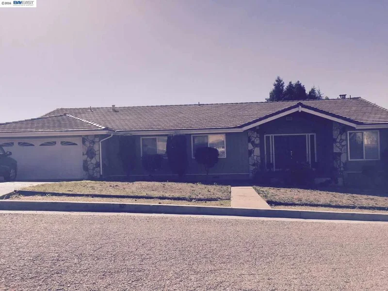 295 Sequoyah View Dr, Oakland, CA 94605