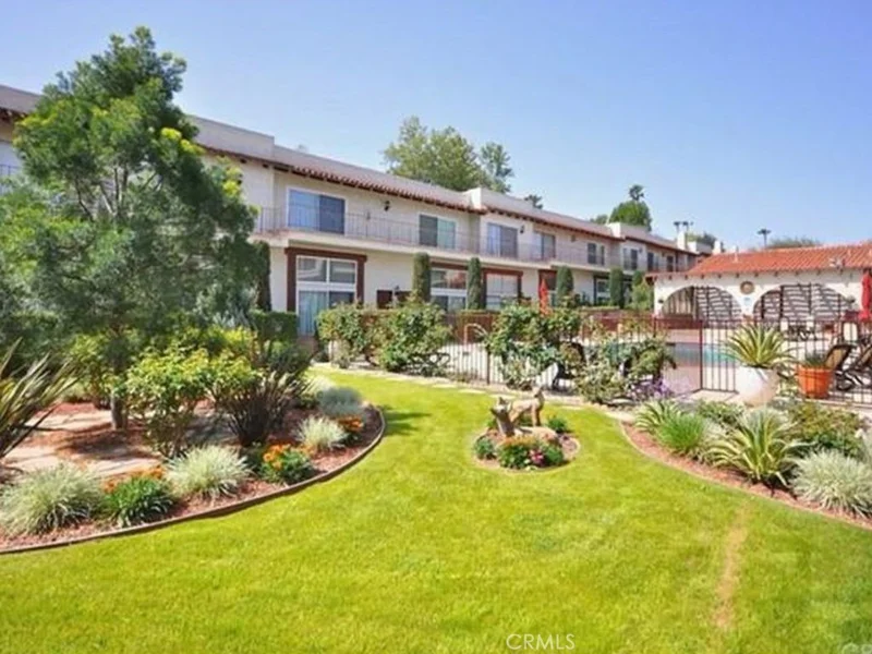 5229 Balboa Boulevard 15, Encino, CA 91316