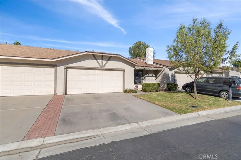 9033 Paddington Drive, Riverside, CA 92503