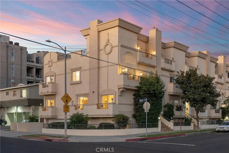11359 Missouri Avenue, Los Angeles, CA 90025