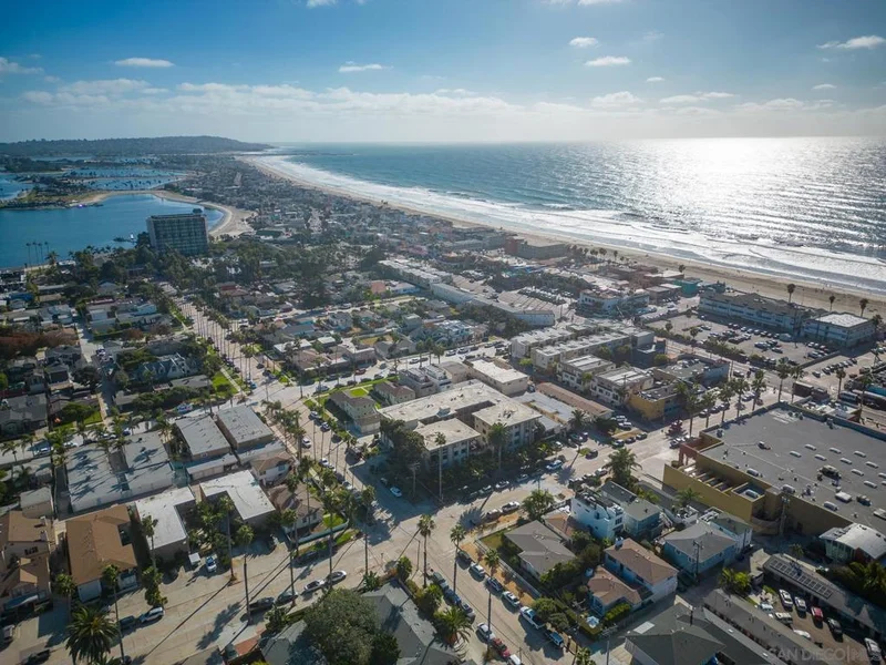 881 Thomas Ave 24, San Diego, CA 92109