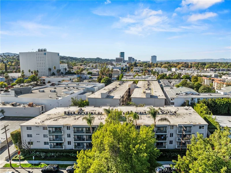 4501 Cedros Avenue 210, Sherman Oaks, CA 91403
