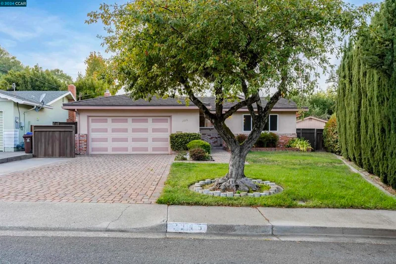2315 Hoytt Ct photo 2