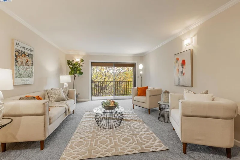 641 Via Casitas