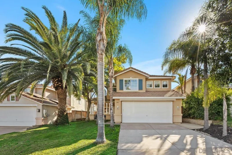 105 Willow Pond Rd, Santee, CA 92071