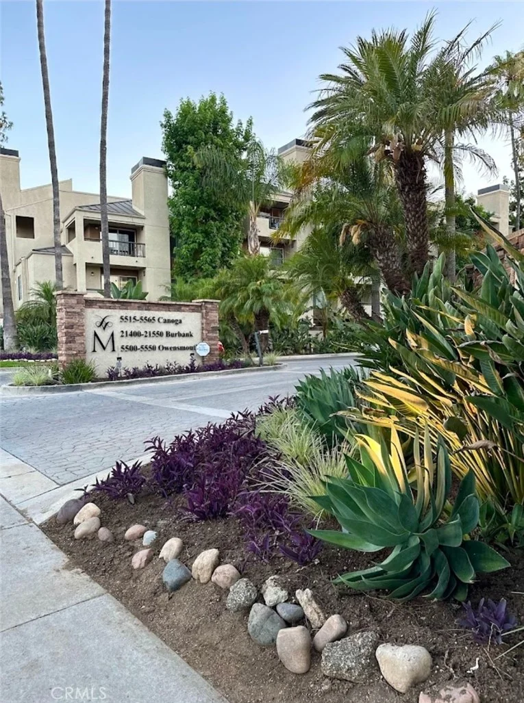5540 Owensmouth Avenue 105, Woodland Hills, CA 91367