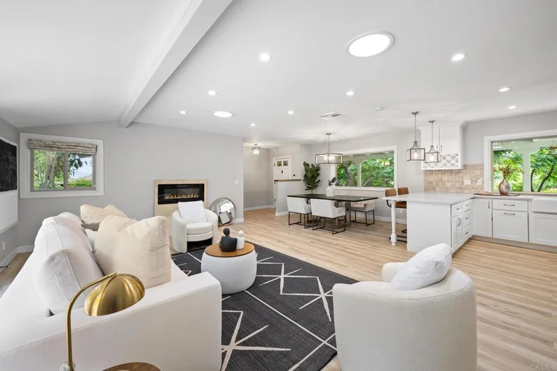 4221 Vista Way, La Mesa, CA 91941