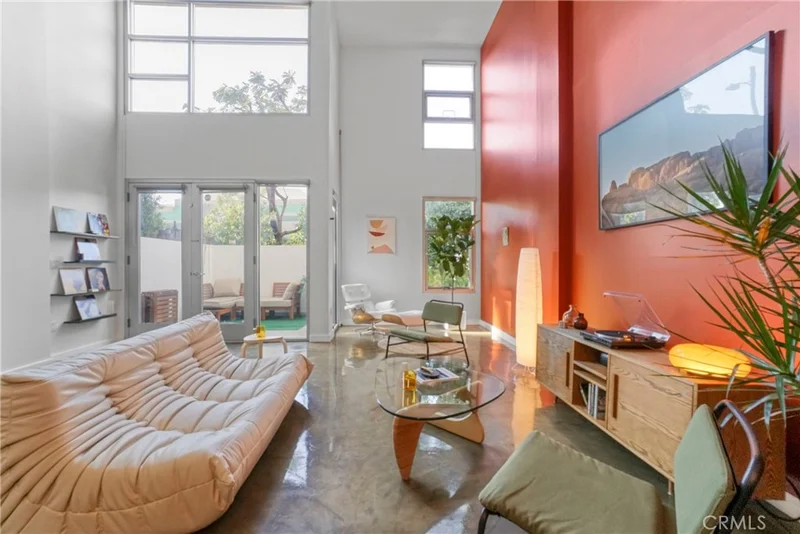 4111 W Sunset Boulevard 345, Los Angeles, CA 90029