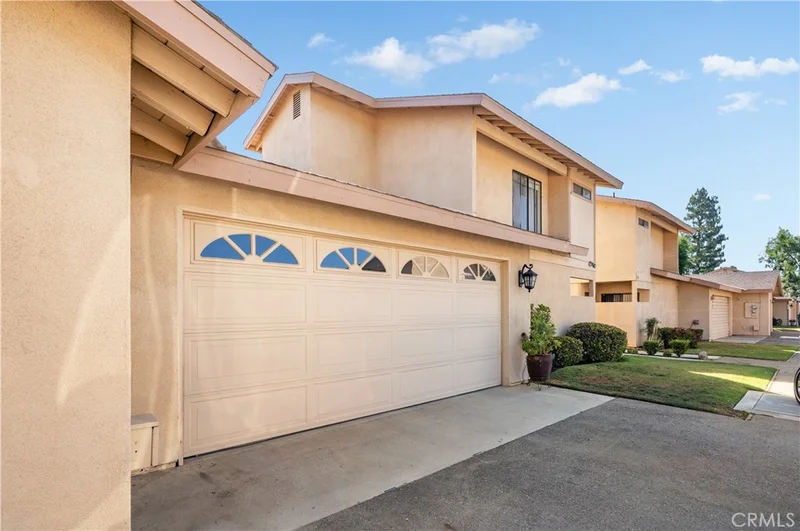 1000 Olive Drive 40, Bakersfield, CA 93308