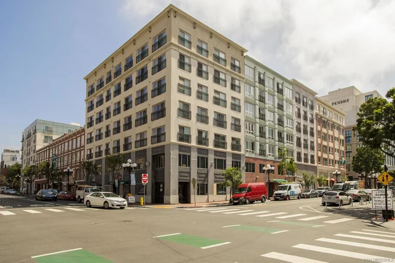 450 J St 5291, San Diego, CA 92101