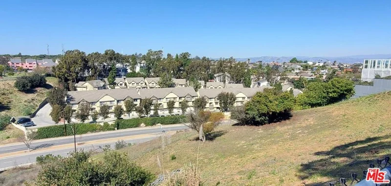 4600 Don Lorenzo Drive 26, Los Angeles, CA 90008
