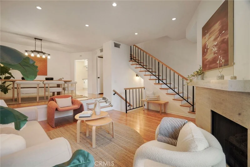 5100 Riverton Avenue 12, North Hollywood, CA 91601