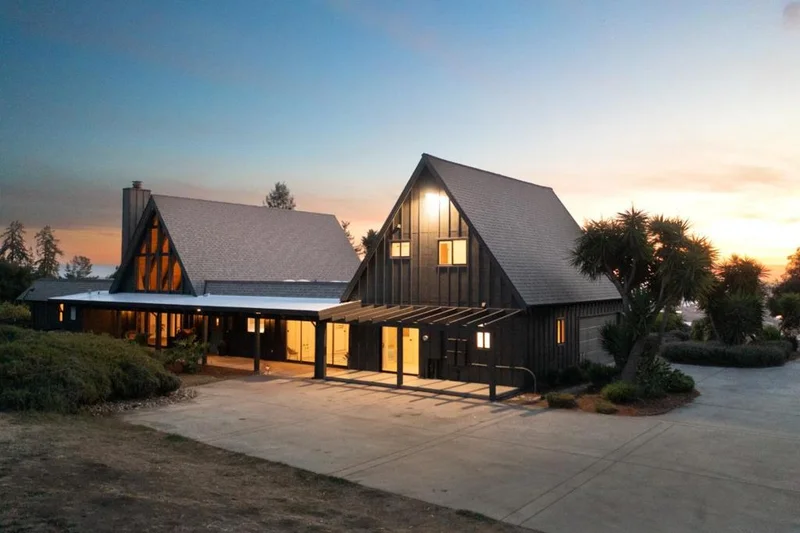 911 Fallowfield Lane, Watsonville, CA 95076