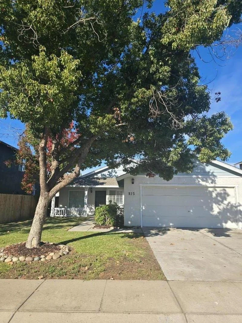 925 Rhythms Drive, Modesto, CA 95358