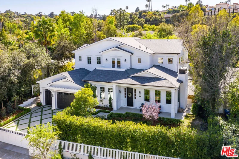 4143 Hayvenhurst Drive, Encino, CA 91436
