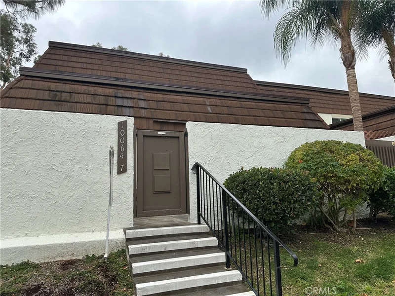 10064 Larwin Avenue 7, Chatsworth, CA 91311