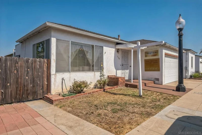 4560 44th Street, San Diego, CA 92115