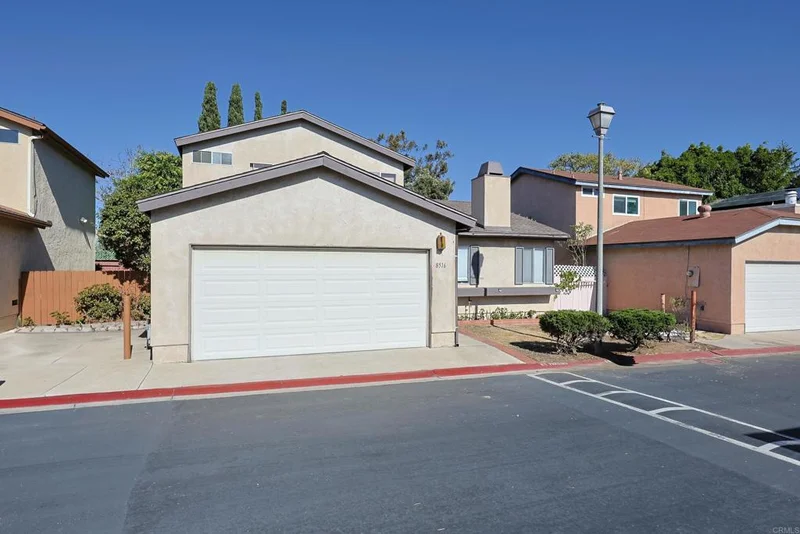 8516 Lake Bluffs Circle, Spring Valley, CA 91977
