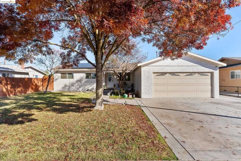 1222 Amy Dr, Newman, CA 95360