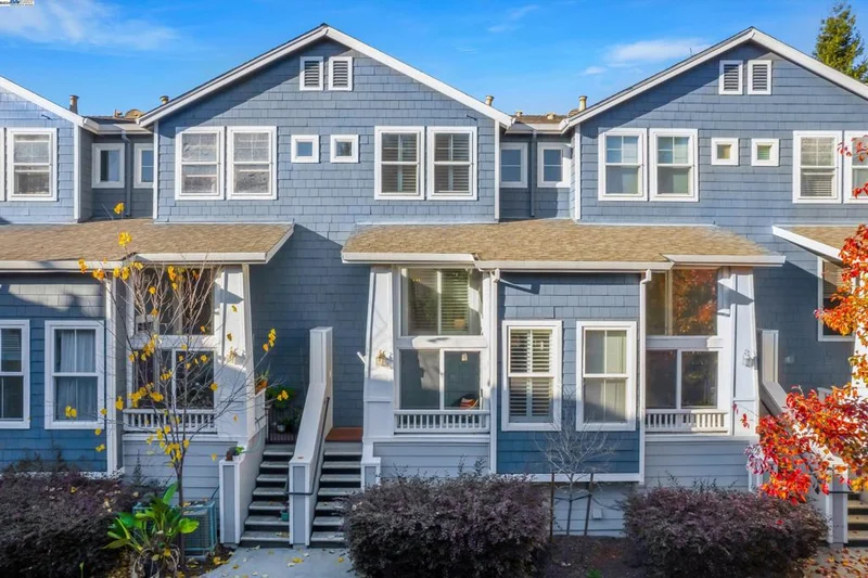 785 Dean Pl