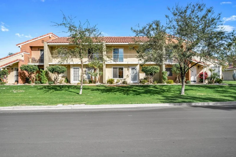 453 Tava Lane, Palm Desert, CA 92211