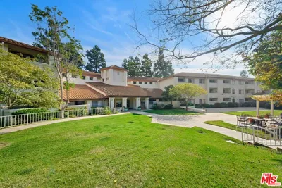 501 Palisades Drive 308 photo 2