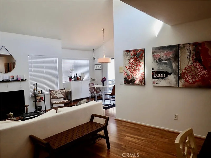 4257 Las Virgenes Road 1, Calabasas, CA 91302