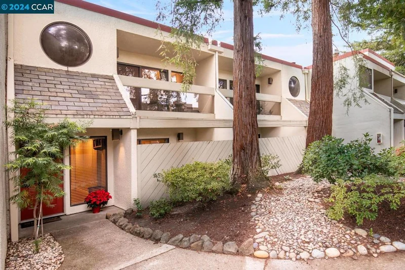 190 Cleaveland Road 20, Pleasant Hill, CA 94523