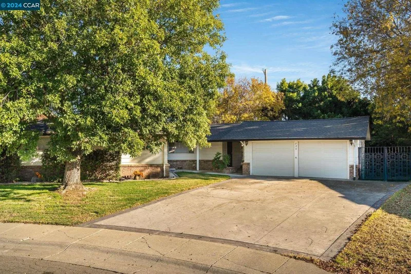 730 Deodara Pl