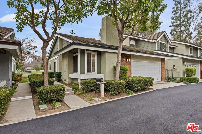 9 Weepingwood 125, Irvine, CA 92614