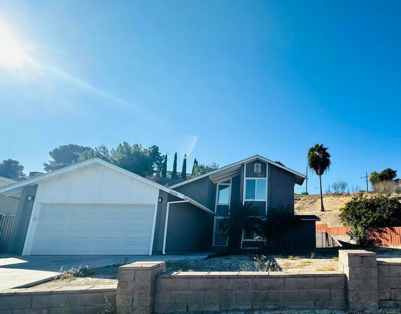8694 Innsdale, San Diego, CA 92114
