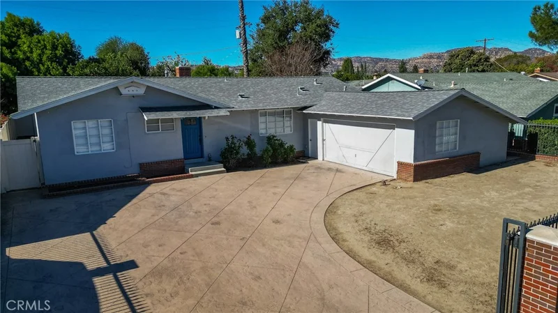 7851 Hanna Avenue, Canoga Park, CA 91304