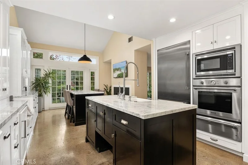 631 Brocton Court 101, Long Beach, CA 90803