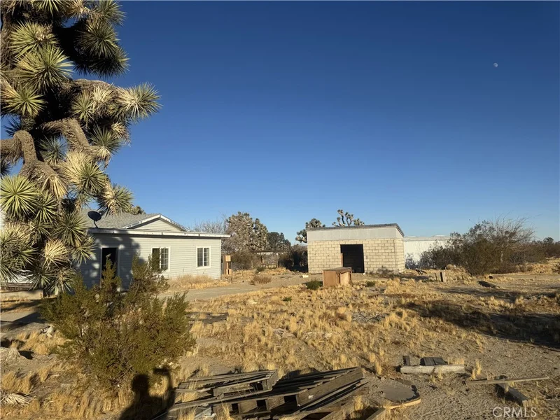 7698 Auburn Avenue, Adelanto, CA 92301
