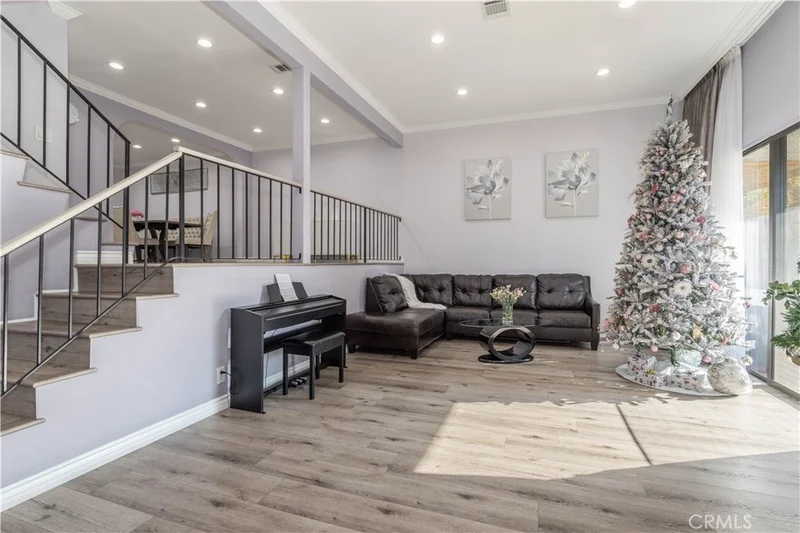 18425 Saticoy Street 9, Reseda, CA 91335
