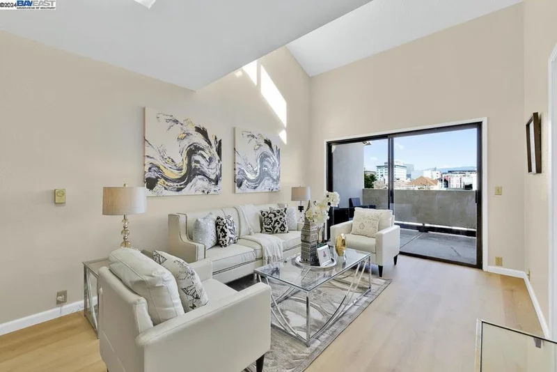 625 Madison St 303, Oakland, CA 94607