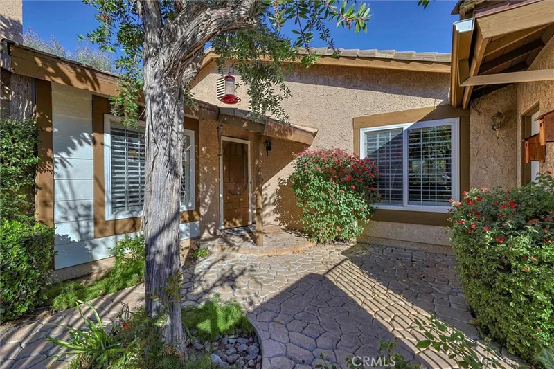 25715 Lupita Drive, Valencia, CA 91355