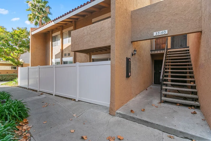 1001 W Macarthur Boulevard 39, Santa Ana, CA 92707