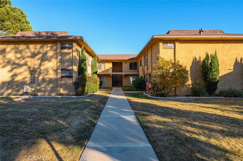 42849 15th Street W 5, Lancaster, CA 93534