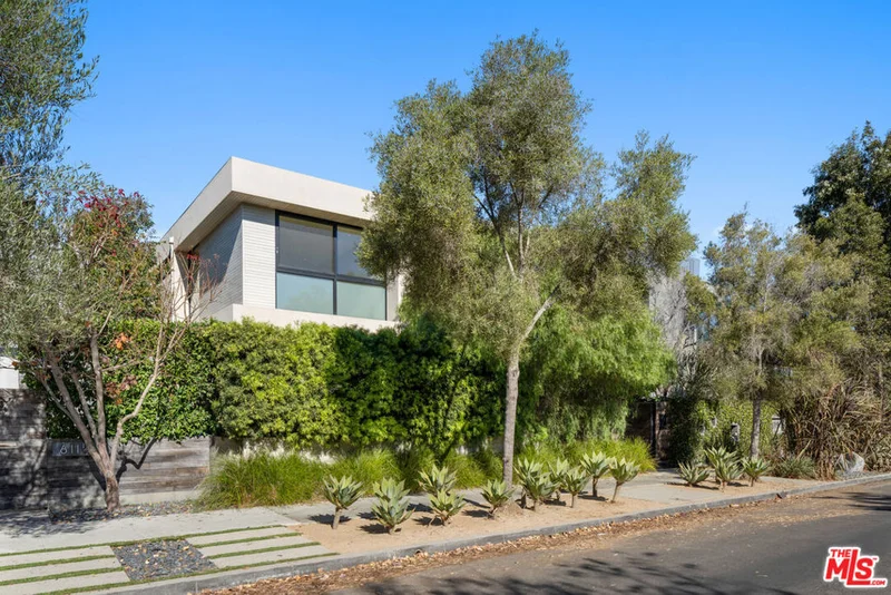 613 Santa Clara Avenue, Venice, CA 90291