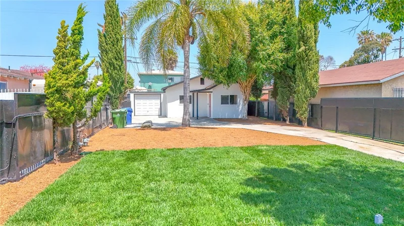 125 E 90th Street, Los Angeles, CA 90003