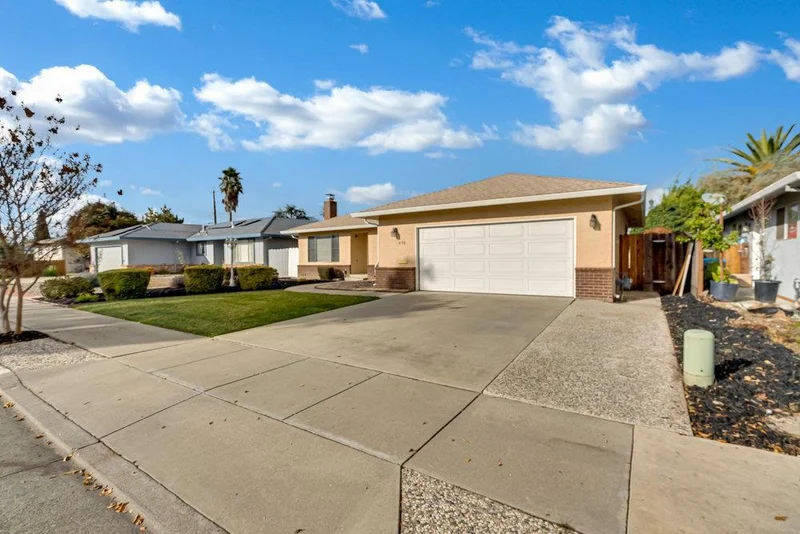 870 B Street, Hollister, CA 95023