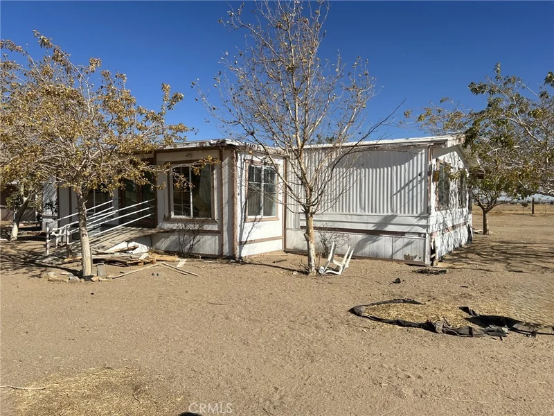 10449 Caliente Road, Hesperia, CA 92344